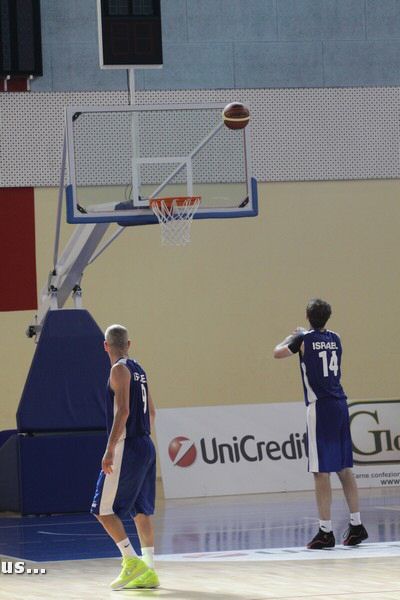 110918 basket 097_tn.jpg